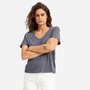 Everlane | Air Scoop Tee in Washed Navy | Size Small